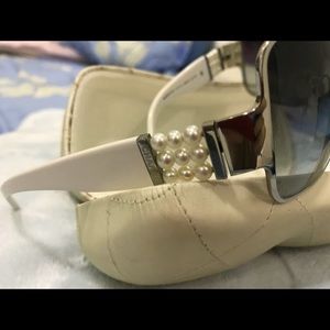 Authentic channel glasses